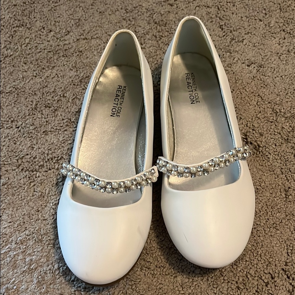 Kids Kenneth Cole Reaction White Flats with Rhinestone Detail